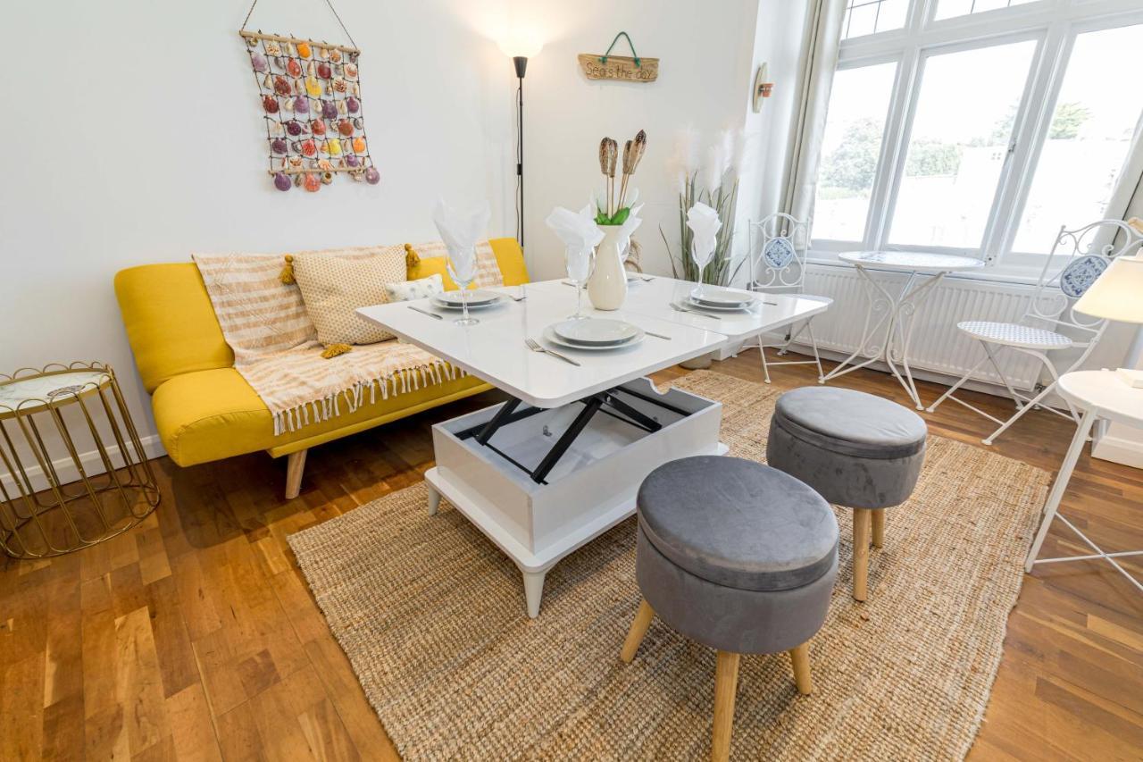 Ocean Breeze - 1 Minute From The Beach - 10 Minute From Bic - Fast Wi-Fi - Smart Tv Bournemouth Esterno foto