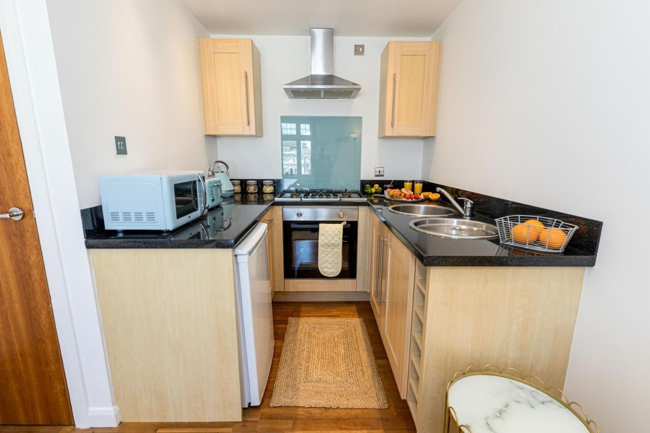Ocean Breeze - 1 Minute From The Beach - 10 Minute From Bic - Fast Wi-Fi - Smart Tv Bournemouth Esterno foto
