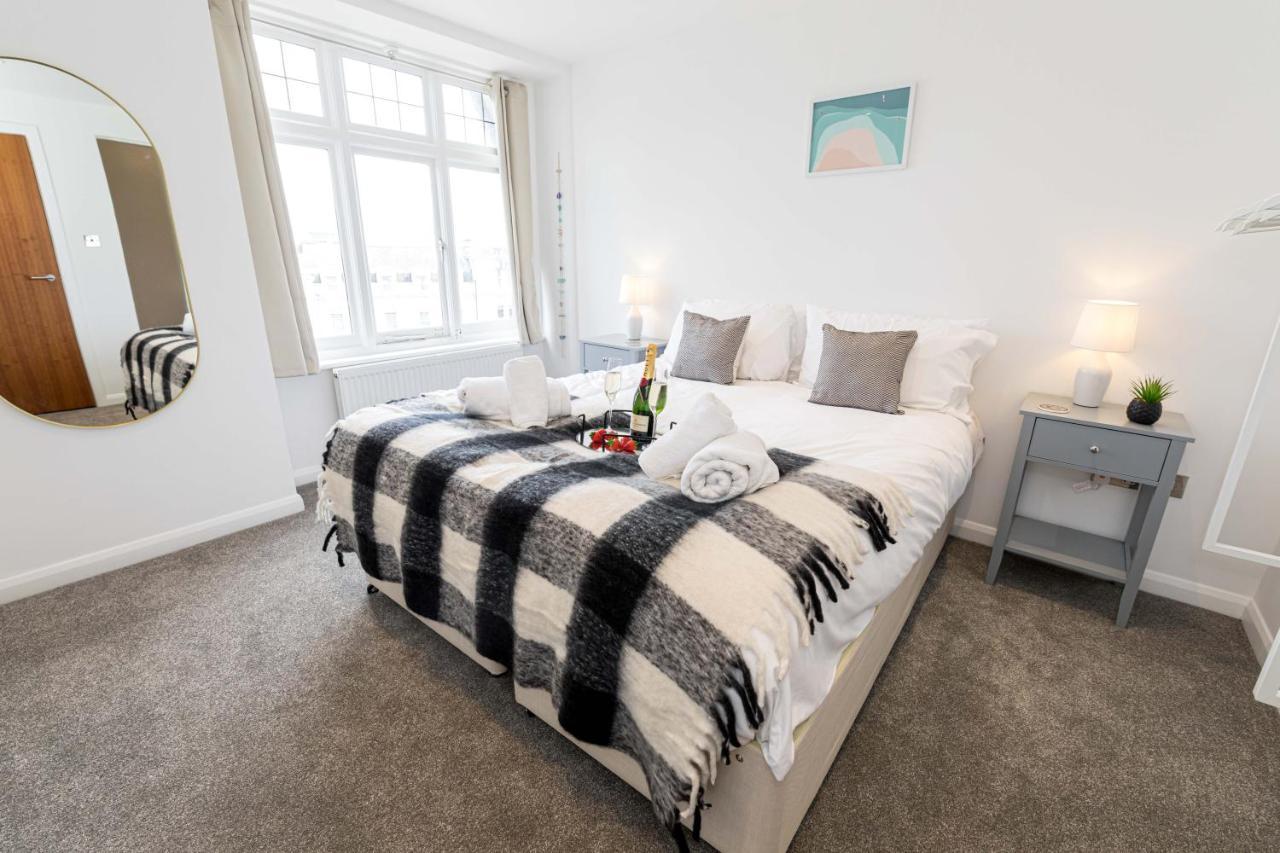 Ocean Breeze - 1 Minute From The Beach - 10 Minute From Bic - Fast Wi-Fi - Smart Tv Bournemouth Esterno foto