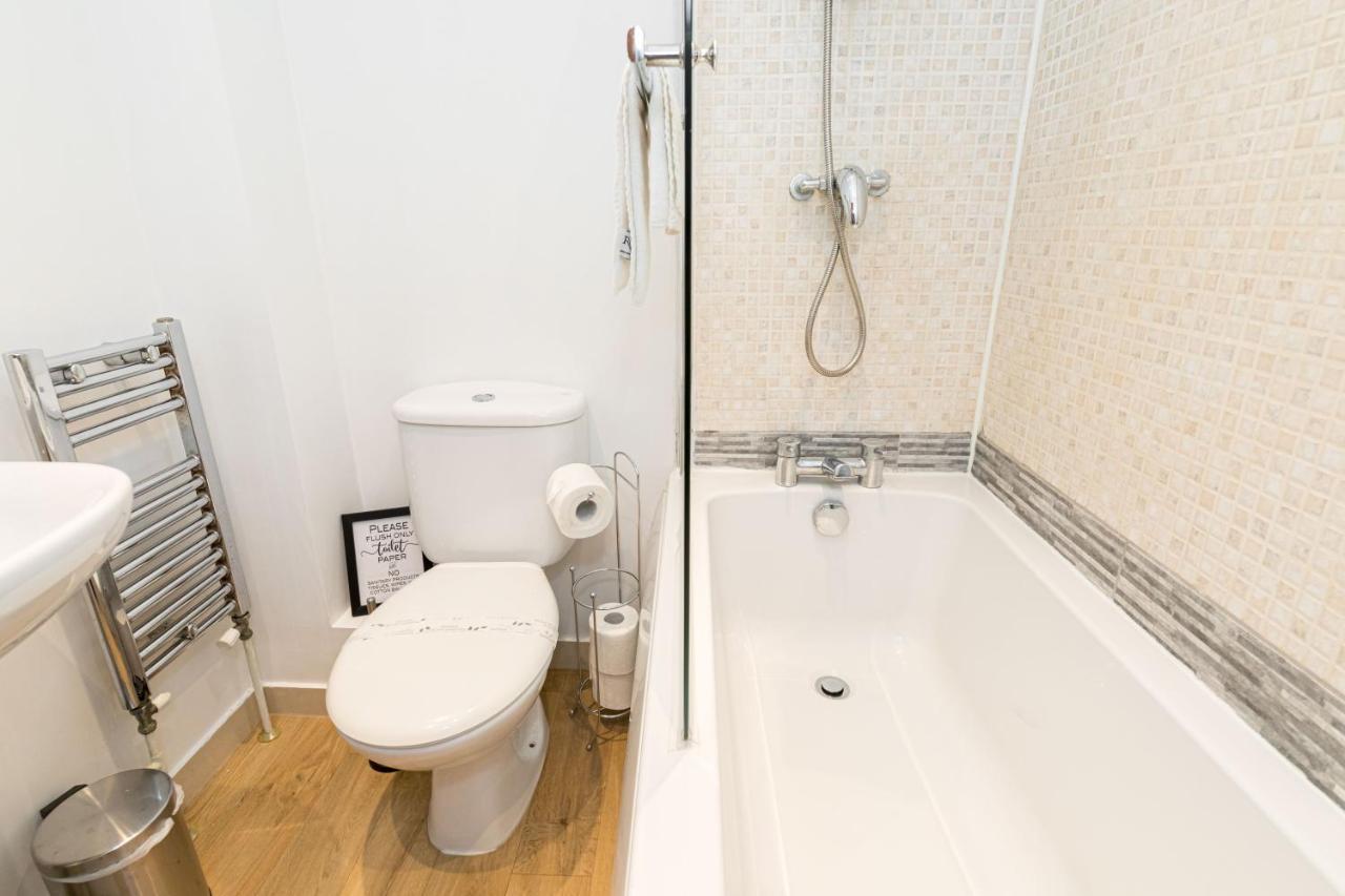 Ocean Breeze - 1 Minute From The Beach - 10 Minute From Bic - Fast Wi-Fi - Smart Tv Bournemouth Esterno foto